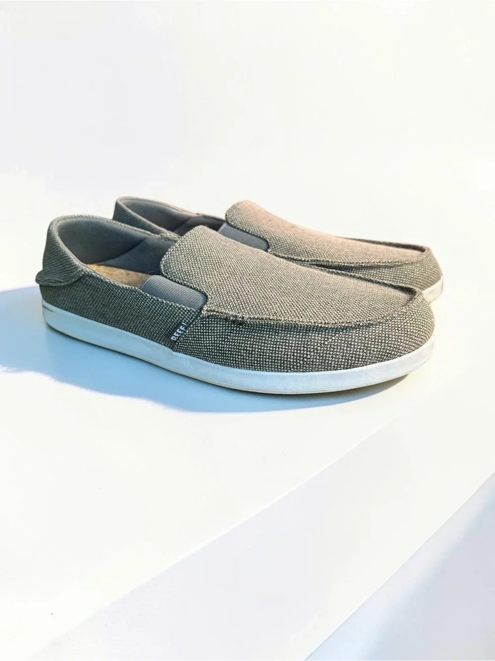 Reef Men’s Matey Slip-On Casual Shoes in Gray